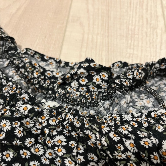 Brand New - Hollister Black Floral Smocked-Waist Off-The-Shoulder Romper - Picture 2 of 3